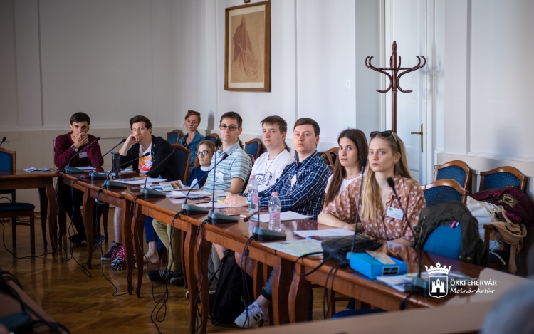 Hallgatók keresnek innovatív megoldásokat a középiskolai campushoz