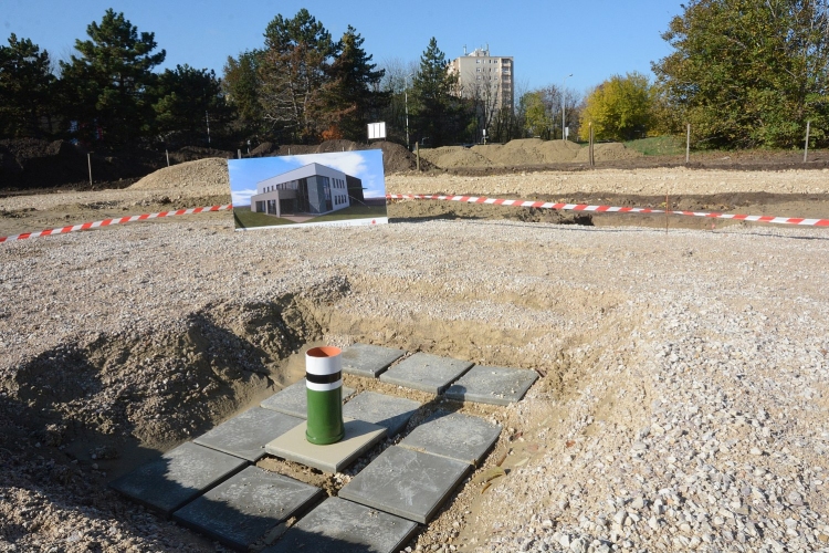 Alapkőletétel a Palánkai utcában - Klaszbau Tudásközpont épül