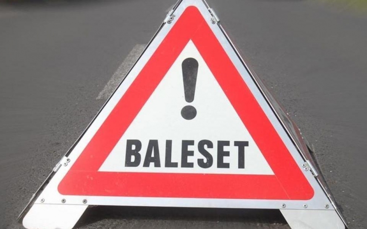 Ráfutásos balesetet szenvedett négy autó az M1-esen