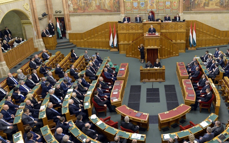 Folytatja ötnapos ülését az Országgyűlés