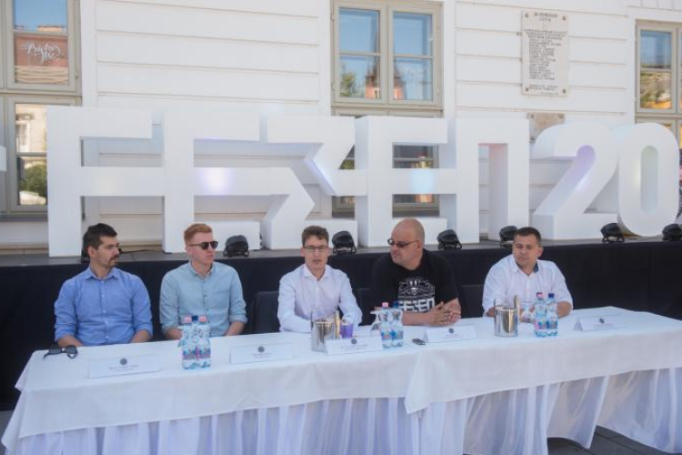 Több mint száz fellépő, két nagyszínpad