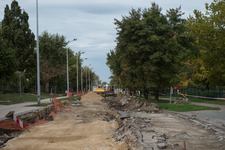 A víziközművek szakaszos építésével zajlik a felújítás a Ligetsoron