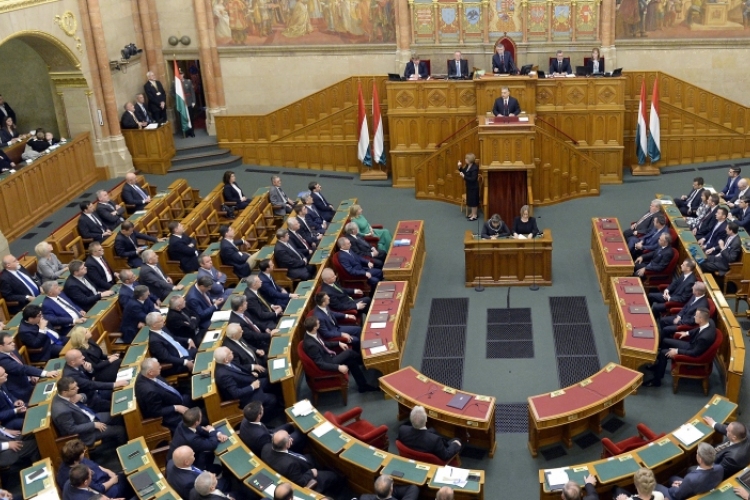 Jövő héten kezdi el idei munkáját a parlament