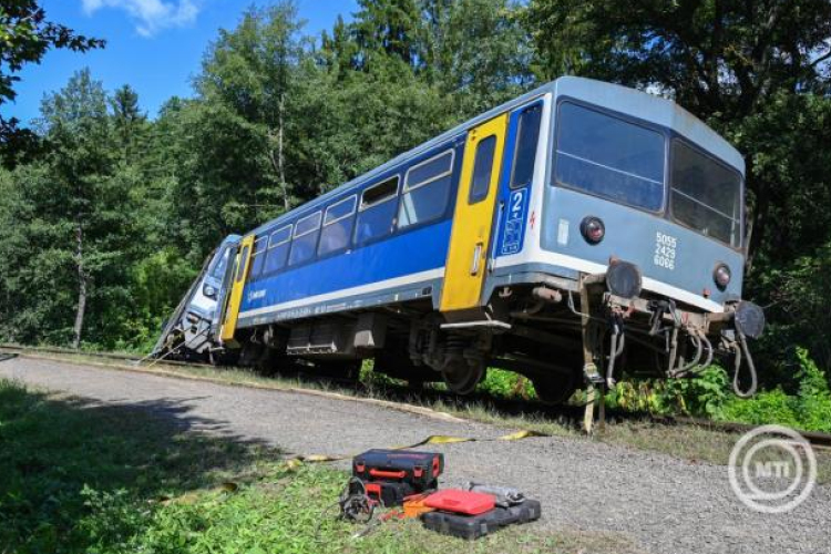 Lázár János részletes, szigorú és őszinte vizsgálatot kért a magyarkúti vonatbaleset ügyében