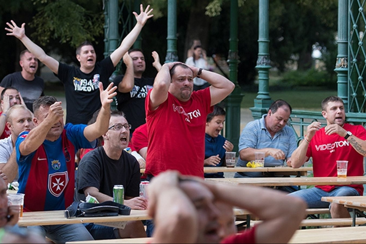 Meccsnézés óriáskivetítőn - szurkoljon a Vidinek az AEK Athén ellen a Zichy ligetben!