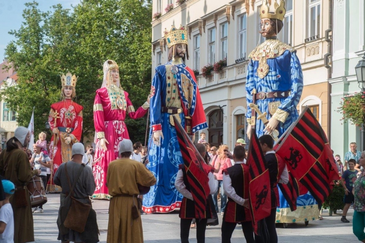 Utolsó királyi séta és hagyományőrző felvonulás szombaton a Belvárosban