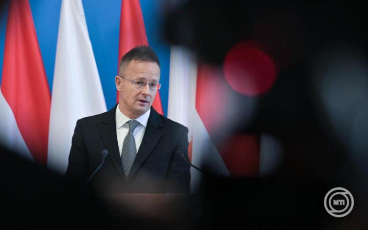 Szijjártó Péter: ma durva nap lesz Luxembourgban
