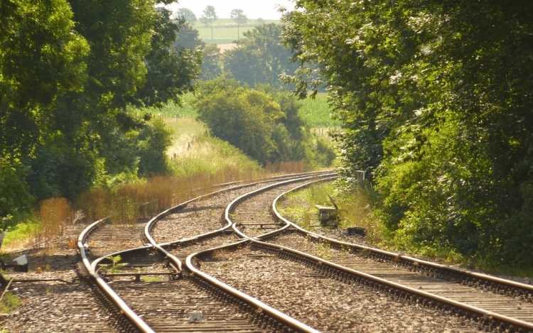 Szombattól több vonat jár a Balatonra