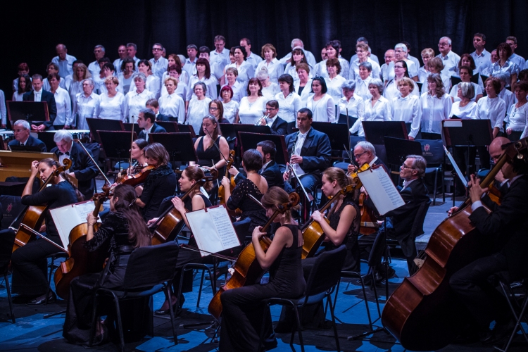 Koncert a reformáció emlékévének tiszteletére a Vörösmarty Színházban