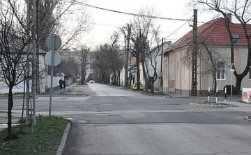 Júniusig tartó csatornaépítés kezdődik a Zrínyi utcában