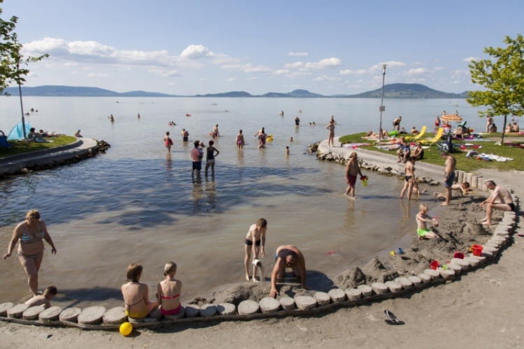 Irreálisak a bérigények, kevés a munkaerő a Balatonnál helyi vállalkozók szerint