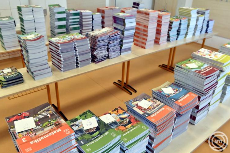 Minden iskolába megérkeztek az ingyenes tankönyvek