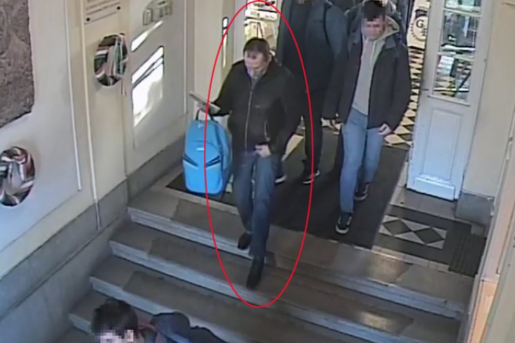 Lopás miatt keresi a rendőrség ezt a férfit!