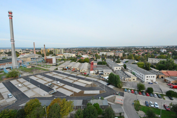 Több mint négyszáz új parkoló épült tavaly - elkészültek a parkolóház tanulmánytervei