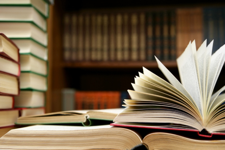 Könyvbemutatók és verses irodalmi est az ünnepi könyvhéten